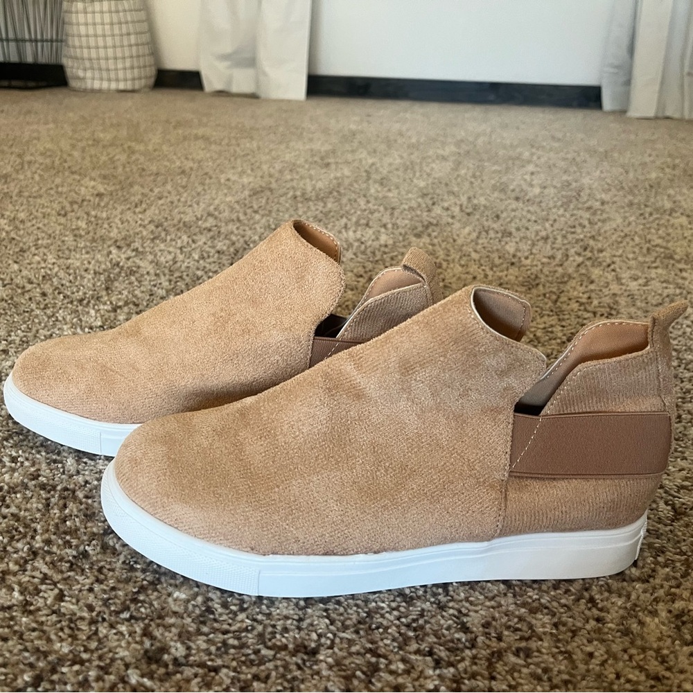 Tan Slip-On Sneakers New slip Ankle Boots Women Shoes Size 43/10ish - Picture 1 of 7